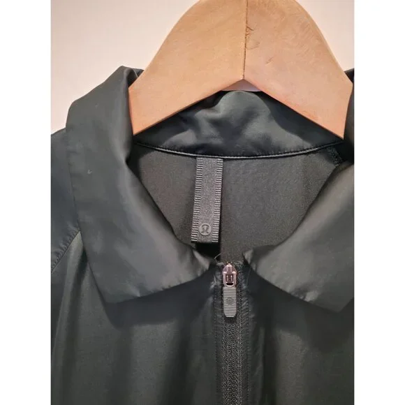 Lululemon Stretch Satin Nylon Rainforest Green Athleisure Cropped Jacket Sm - Picture 8 of 10